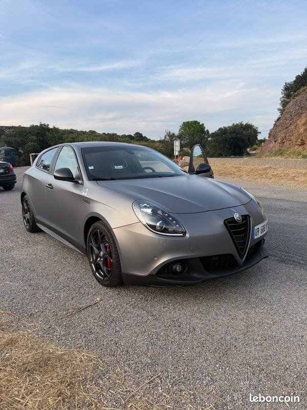 Alfa Romeo Giulietta QV Launch Edition (image 2)