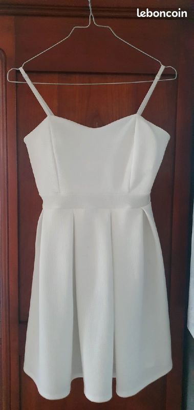 Robe blanche neuve (image 1)