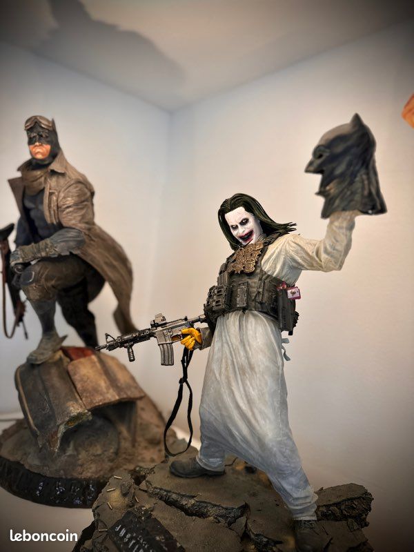 Statue Joker Knightmare (image 1)