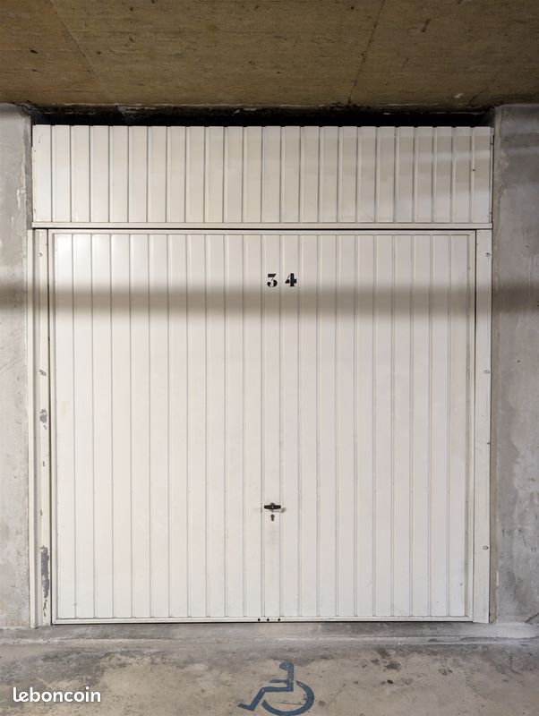 Parking 15 m² · à Marseille · 15 m² · 170 €/mois