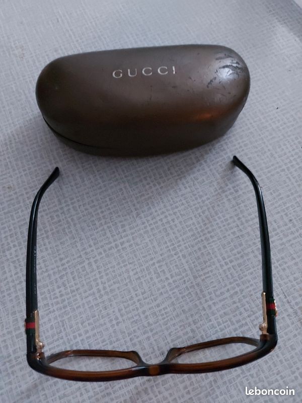 Gucci lunette avec étui Accessoires Bagagerie