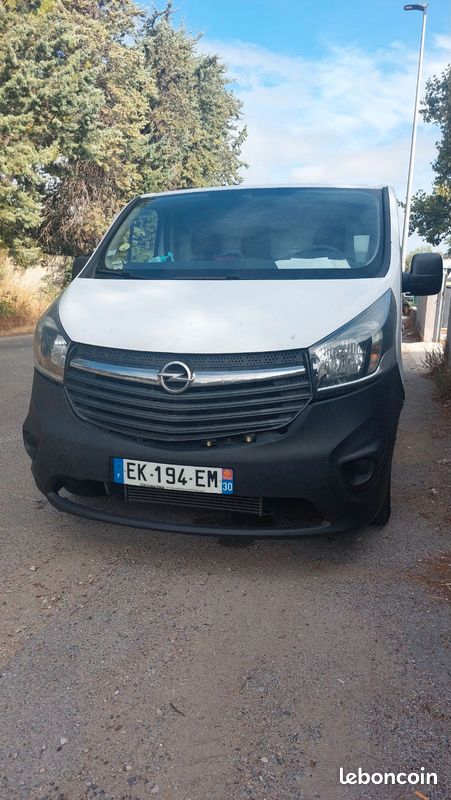 Opel vivaro 2017 tva récupérable (image 1)