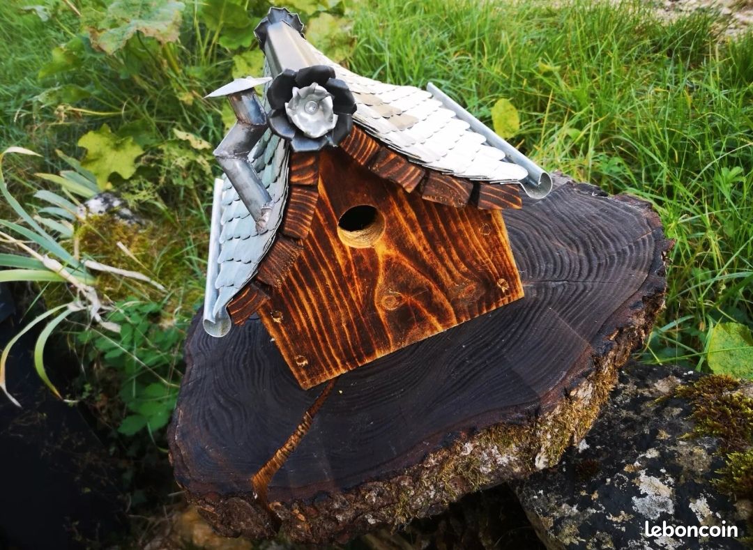 Cabane à oiseaux unique (image 1)