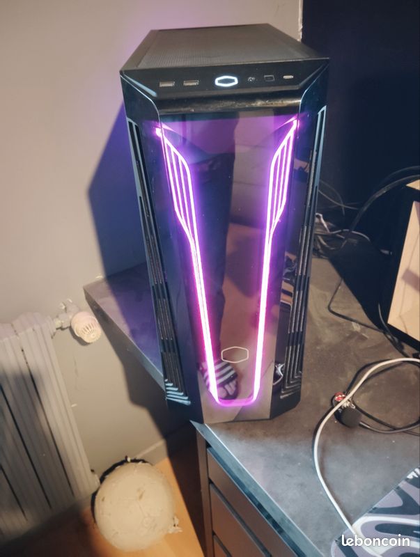 PC gamer avec écran, clavier, souris et ondulateur (image 4)