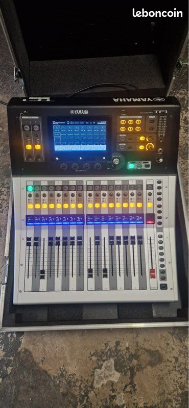 YAMAHA TF1 + Fly Case (image 1)