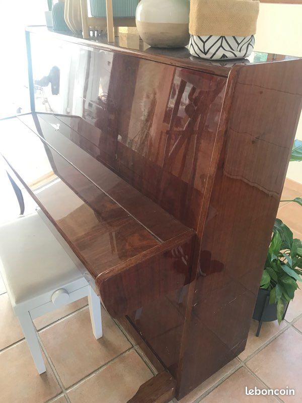 Piano (image 2)