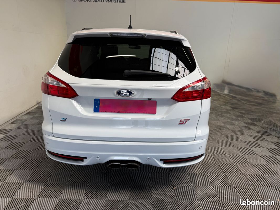 PROMO Focus st 250cv SW ( visio et livraison possible ) (image 5)