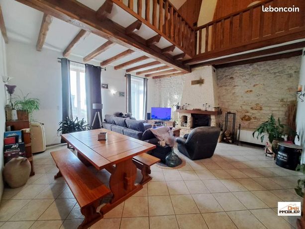 Maison 8 pièces 244 m²
