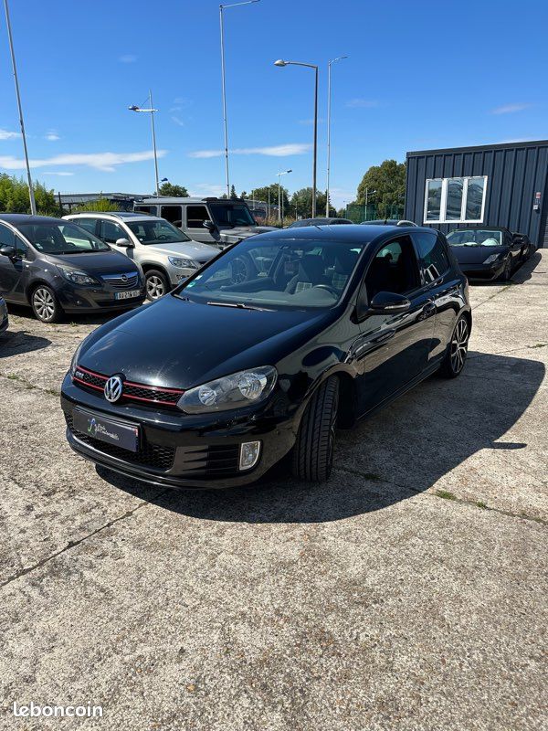 Volkswagen Golf GTI TSI 210cv Voitures