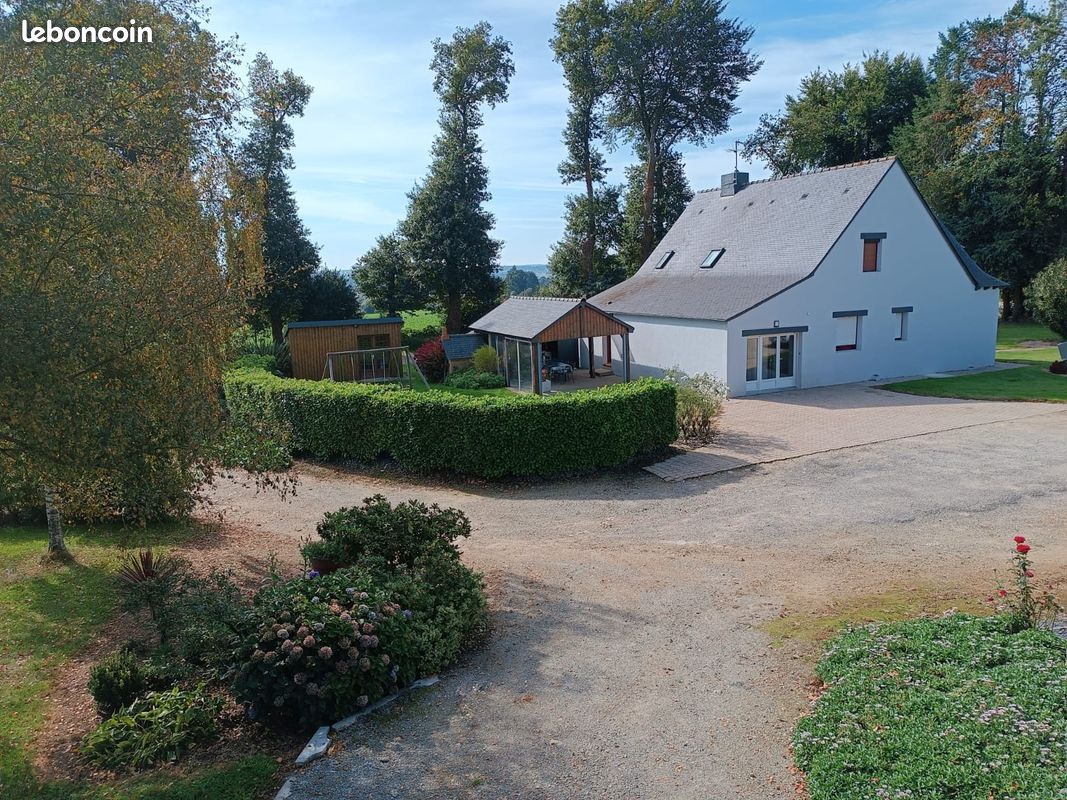 Maison 8 pièces 142 m² · à Forges de Lanouée · 142 m² · 380 000 €