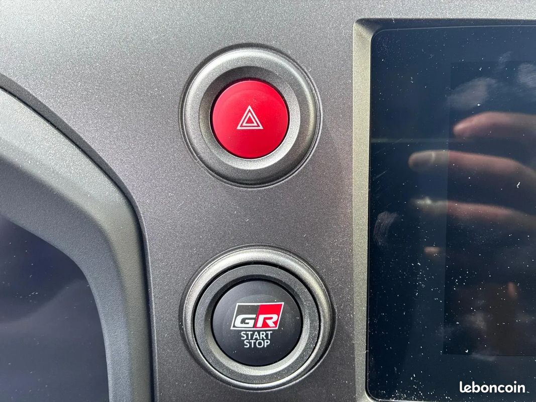 TOYOTA Yaris GR BVA 280ch - 2 100 km - CarPlay - Première main - Pack Track (image 22)
