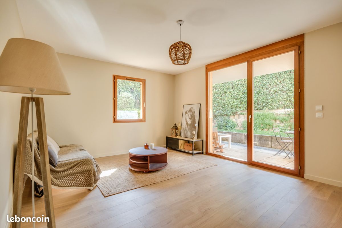 Appartement 3 pièces 75 m² · à Menthon-Saint-Bernard · 74,6 m² · 529 000 €