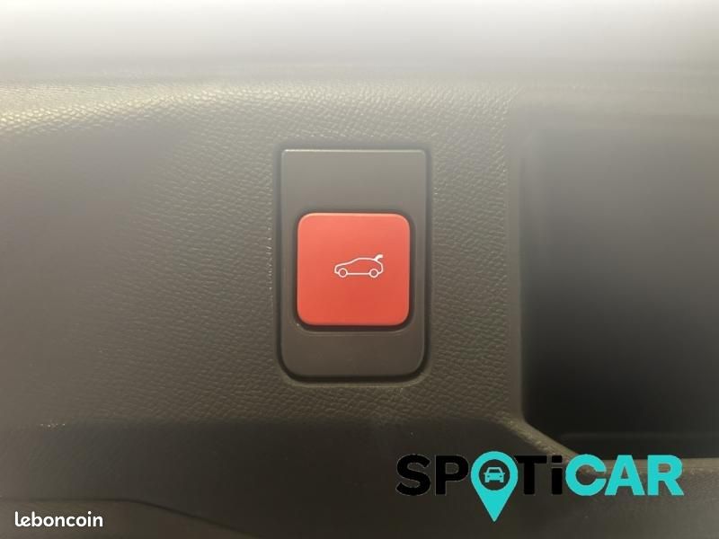 Peugeot 5008 Hybrid 145ch GT e-DCS6 (image 24)