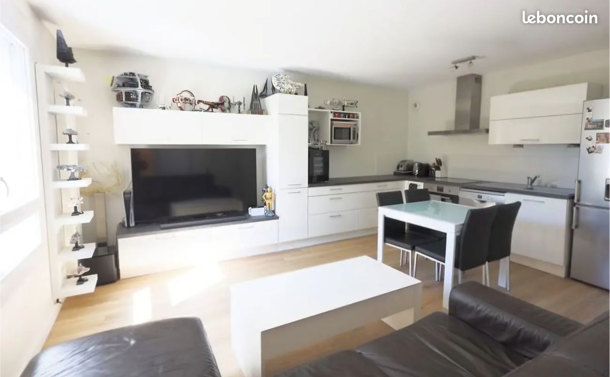 Appartement T2 45m2 avec terasse - Locations