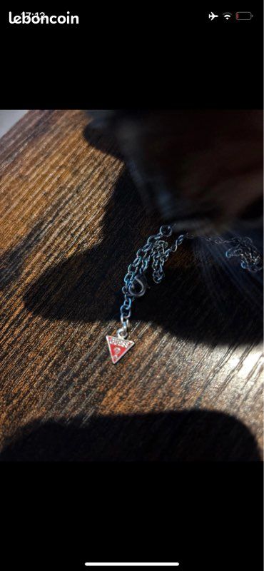 Collier Guess Épingle à Nourrice et Strass - Montres & Bijoux