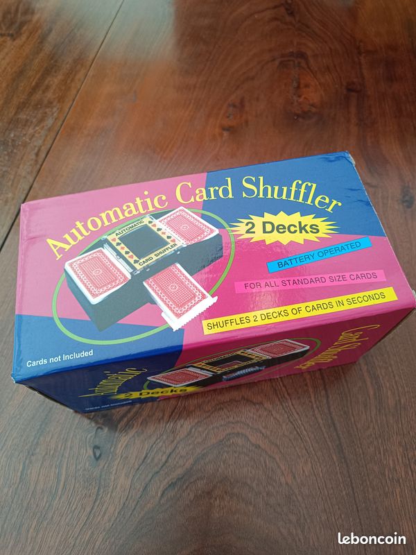 FSTgo Mélangeur de Cartes Électronique Automatique -Jeux Équitables - Distributeur de Cartes à Jouer Personnes Âgées - Mélangeur de Cartes pour 1-4 Jeux de Cartes FSTgo Mélangeur de Cartes Électronique Automatique -Jeux Équitables - Distributeur de Cartes à Jouer Personnes Âgées - Mélangeur de Cartes pour 1-4 Jeux de Cartes