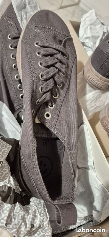 Lot de 2 baskets neuves taille 41 et 43 (image 2)
