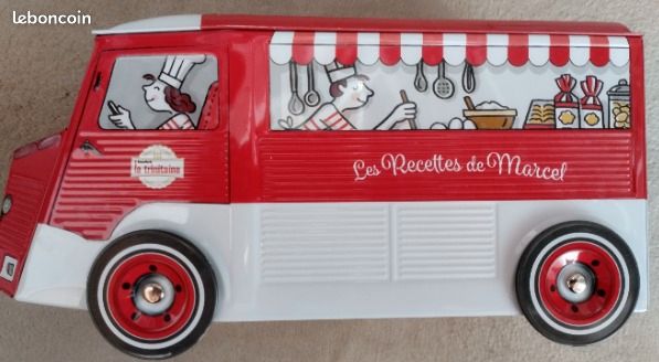 Les Jouets Citröen, camion à plateau en tôle et bois peint bleu