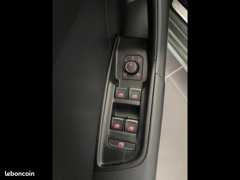 Audi A1 Sportback 30 TFSI 116ch S line S tronic 7 (image 19)