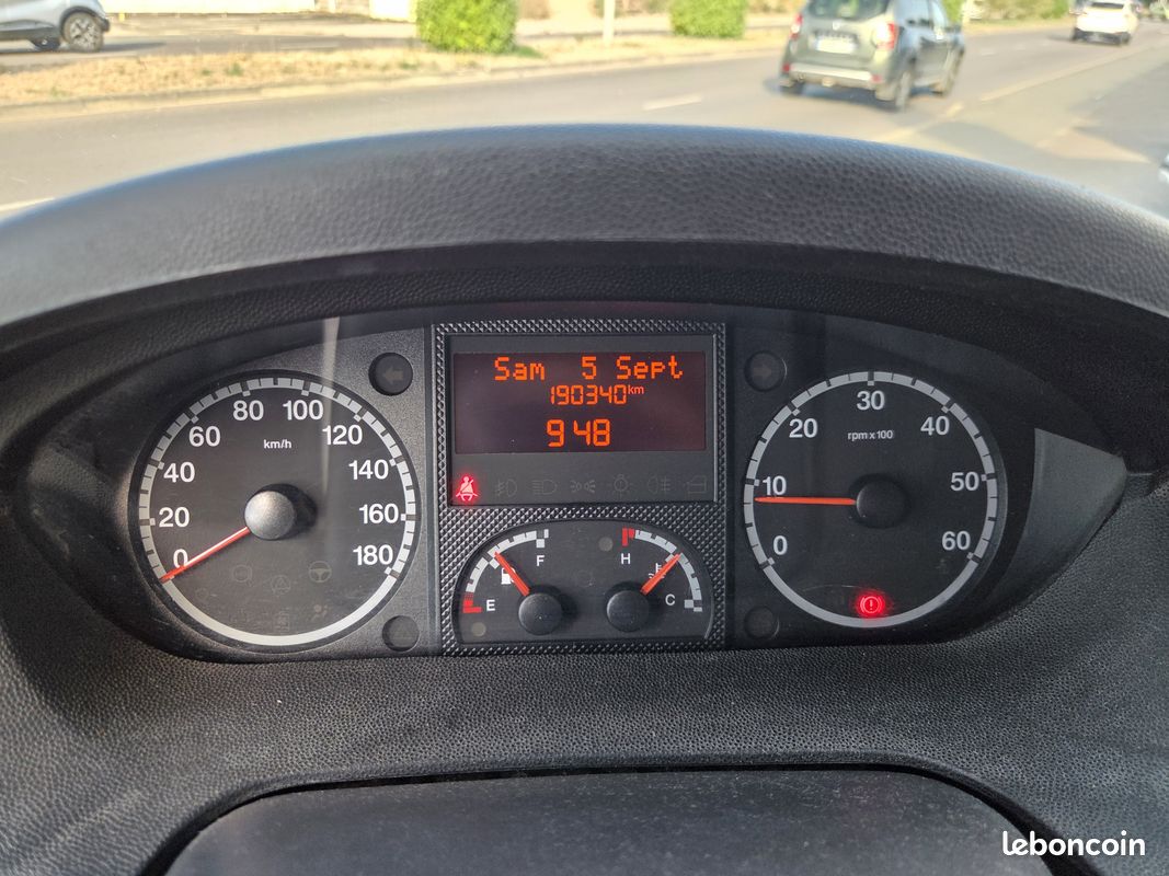 PEUGEOT Boxer Boxer Fg 330 L1H1 2.2 HDi 110 FAP Confort GARANTIE 12 MOIS (image 15)