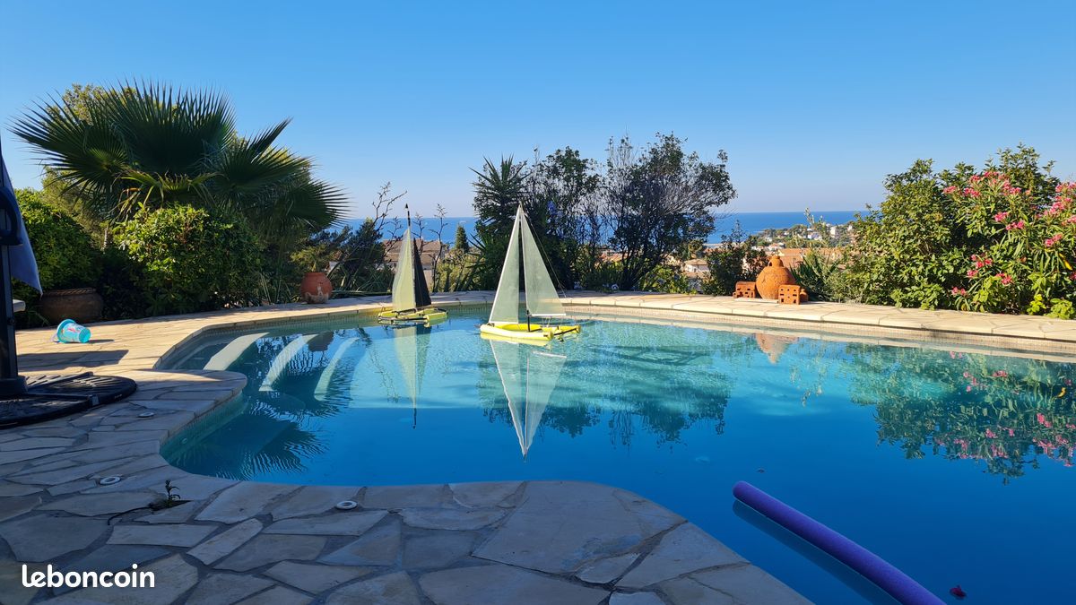 Maison 9 pièces 180 m² · à Carqueiranne · 180 m² · 1 295 000 €