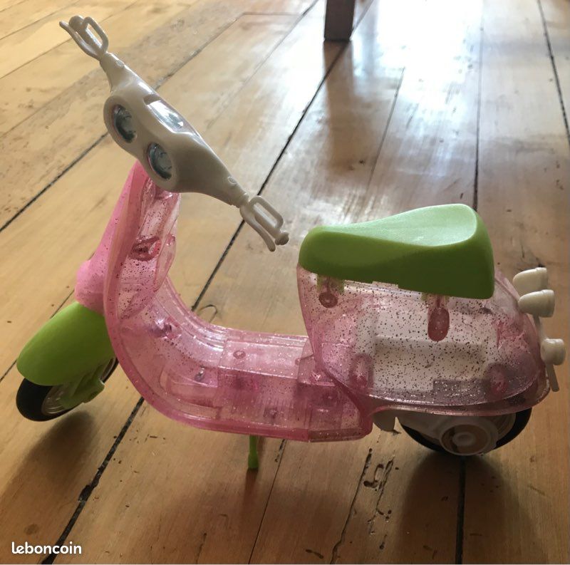 Barbie scooter (image 1)