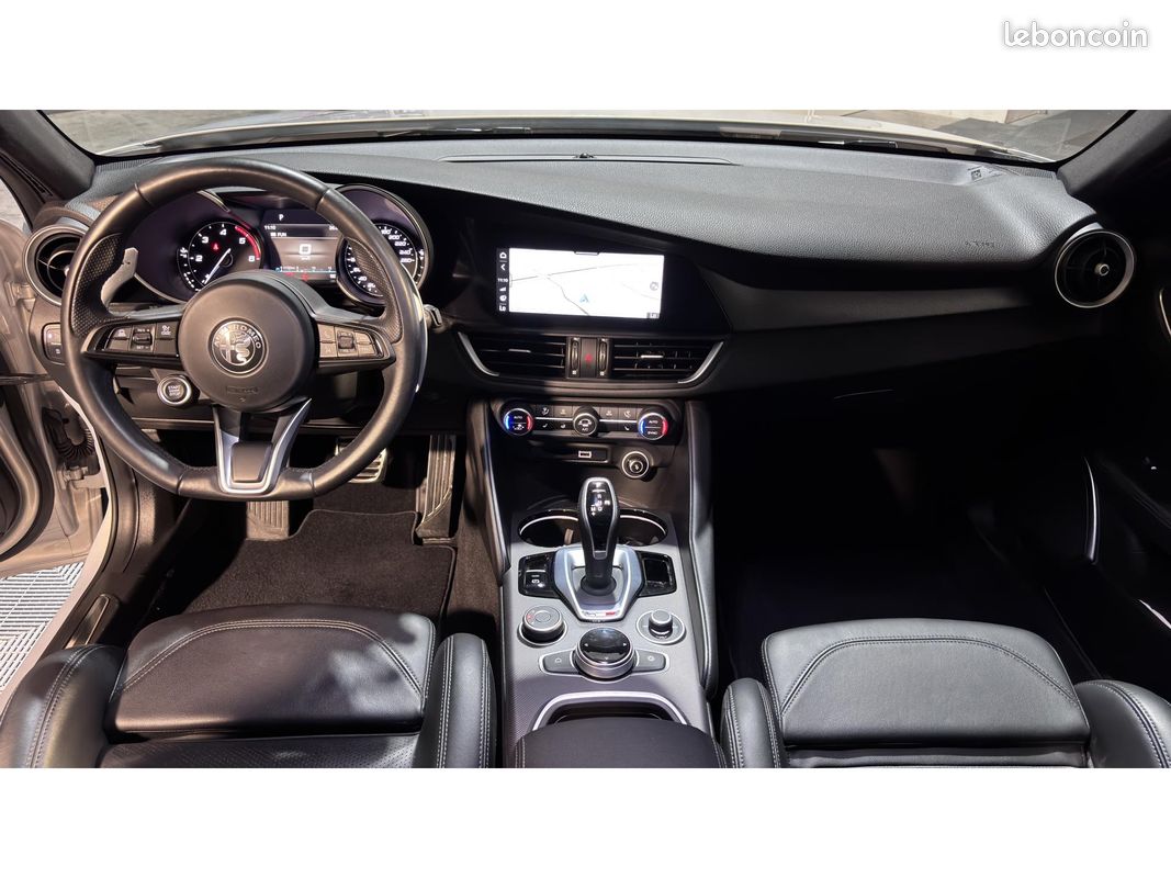 ALFA ROMEO GIULIA 2.2 D 190ch BVA - Gris Lunaire - 1ère Main (image 9)