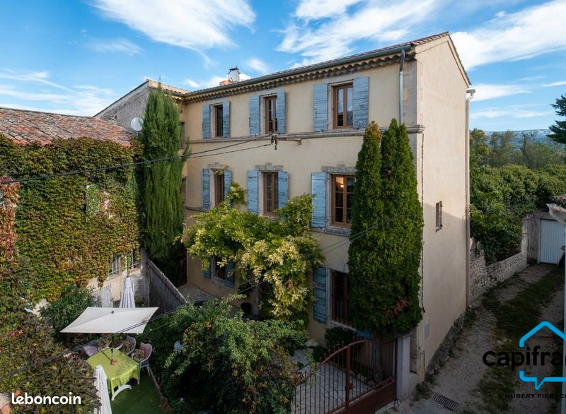 Maison 7 pièces 210 m² · à Mallemort · 210 m² · 695 000 €