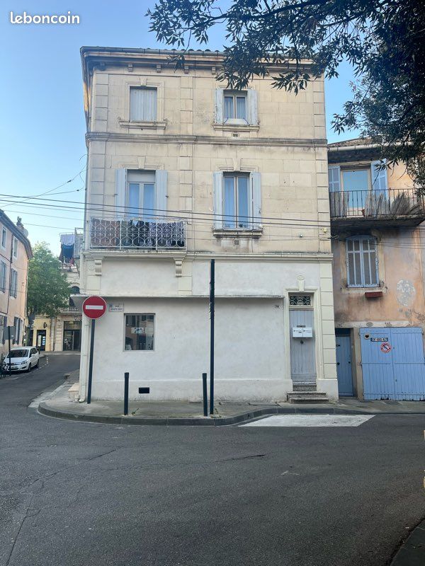 Local commercial 6 pièces 240 m²