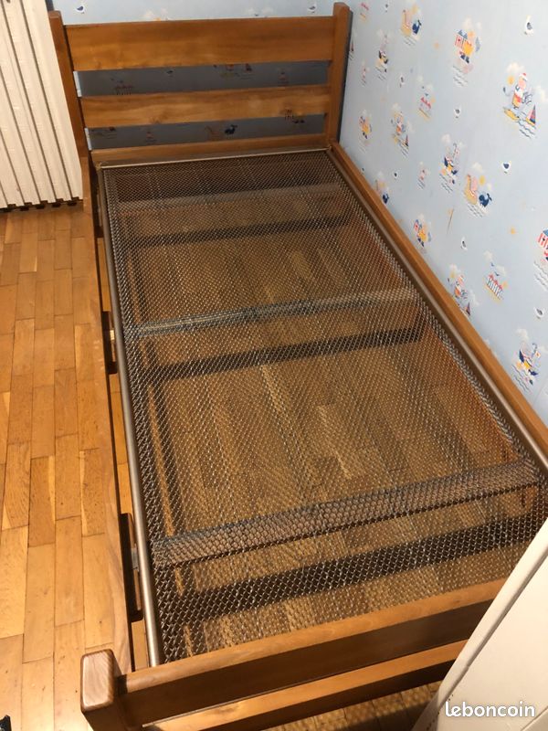 À vendre lit une place en orme massif avec sommier (image 2)