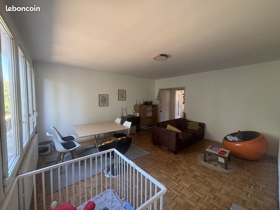 Appartement 3 pièces 74 m² · à Aubergenville · 74 m² · 1 100 €