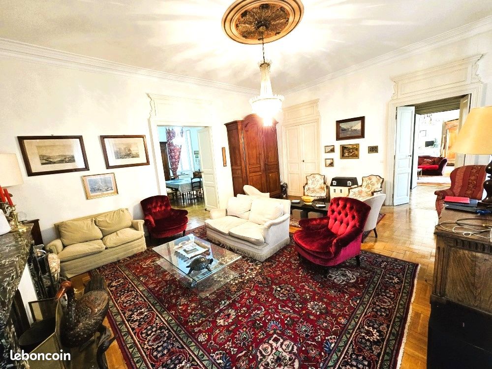Appartement 7 pièces 195 m² · à Nîmes · 195 m² · 414 750 €
