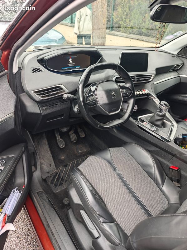 Peugeot 3008 1.2 PureTech 130ch Allure (image 3)