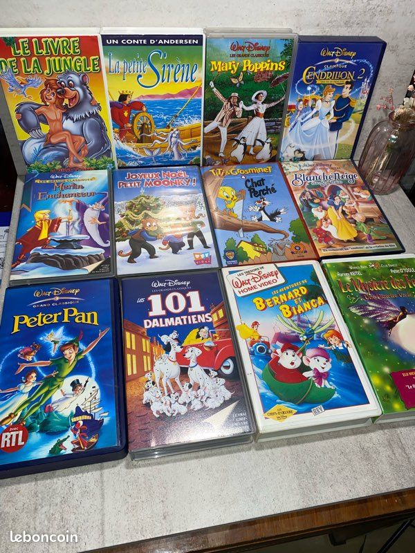 lot-de-12-vhs-classiques-disney-et-dessins-anim-s-tat-collection