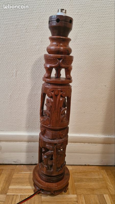 Pied de lampe en bois sculpté Naturel