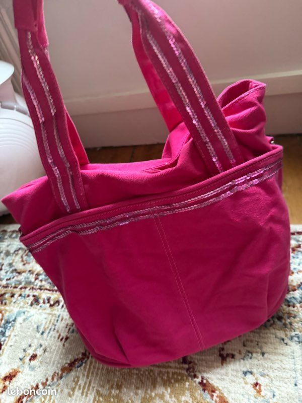 Magnifique, ensemble d’accessoires, assorti dans les tons rose, fuchsia et paillettes ultra pratique pour le quotidien ou les cours (image 9)