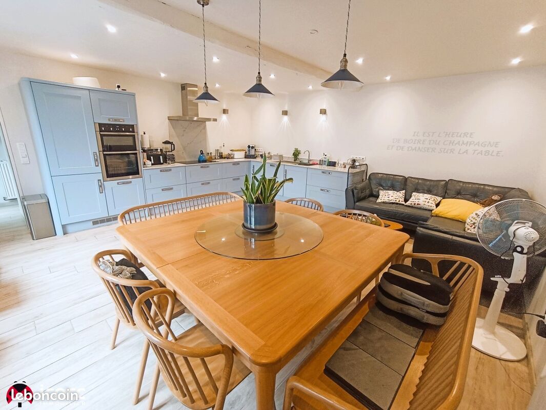 Maison 6 pièces 191 m² · à La Bretonnière-la-Claye · 191 m² · 277 000 €
