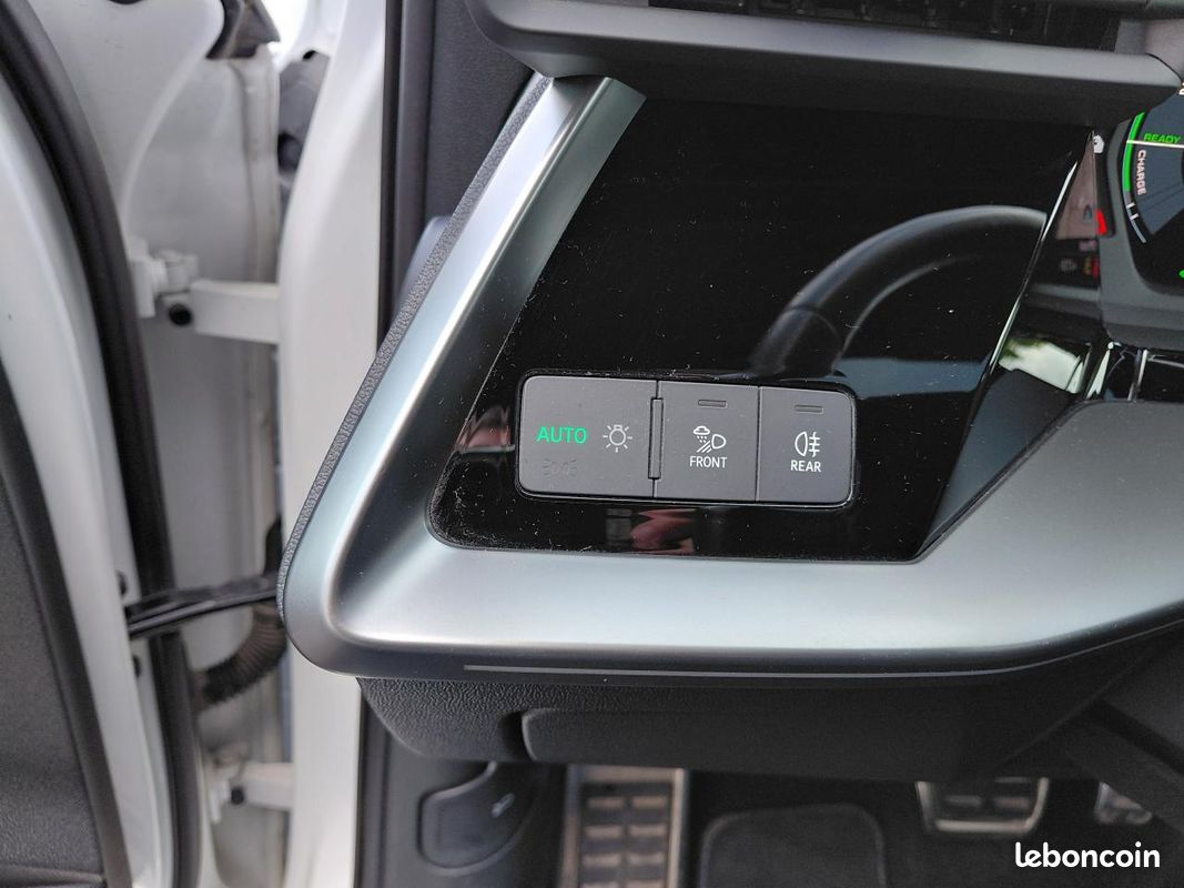 AUDI A3 SPORTBACK 1.4 40 TFSIE 204H 150 PHEV HYBRID 25.7KWH S-LINE S-TRONIC BVA / Toit Panoramique / Garanti (image 11)
