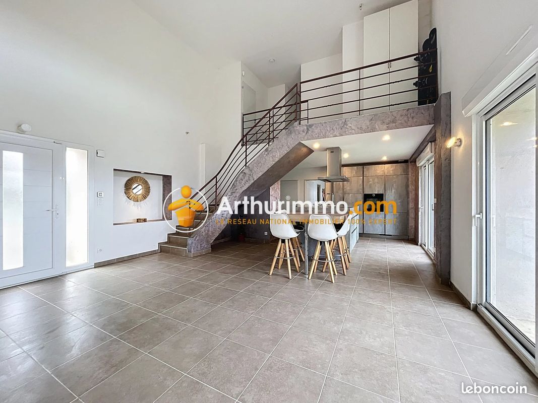 Maison 4 pièces 134 m² · à Saint-Pierre-de-Chandieu · 134 m² · 350 000 €