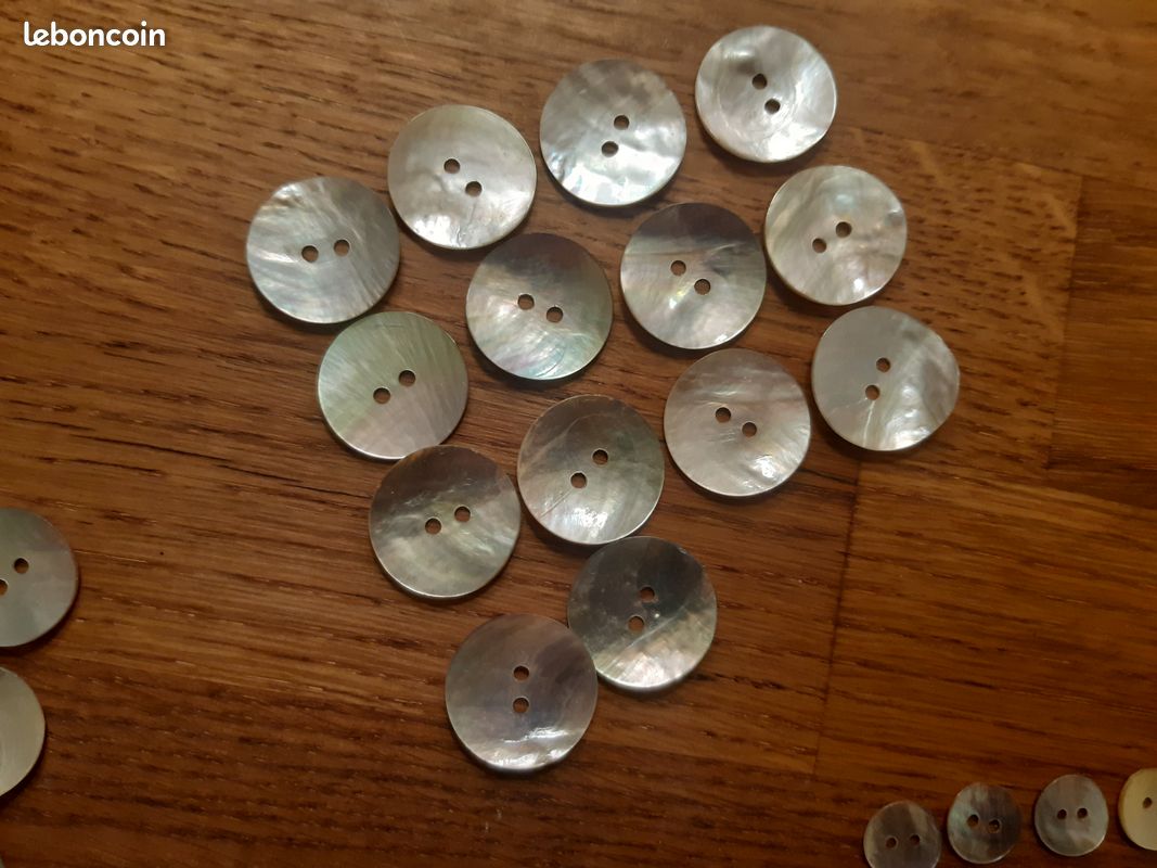 Lot De 12 Boutons En Nacre Véritable – 11 Mm, 2 Trous, Arrondis, Gris – Occasion, Parfait Pour L'artisanat