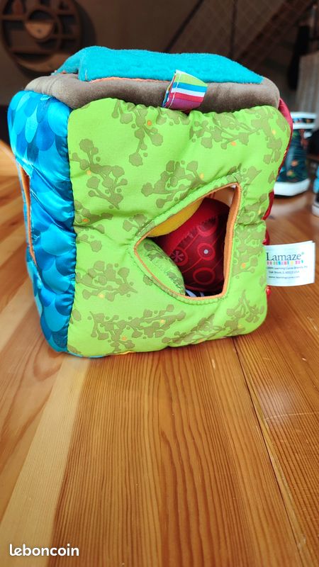 Cube tissus coloré formes Lamaze (image 2)