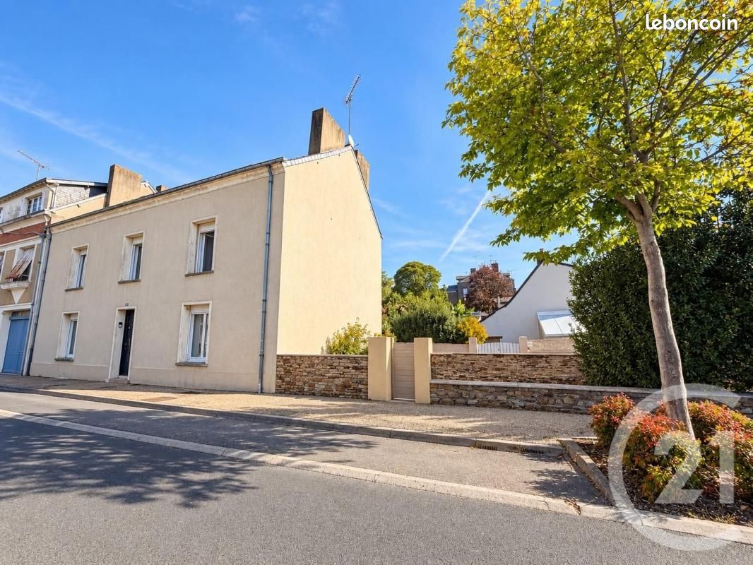 Maison 6 pièces 137 m² · à Ombrée d'Anjou · 137 m² · 139 000 €