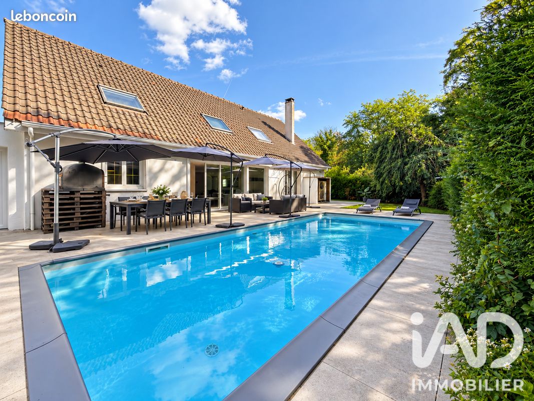 Maison 7 pièces 200 m² · à Santeny · 200 m² · 675 000 €