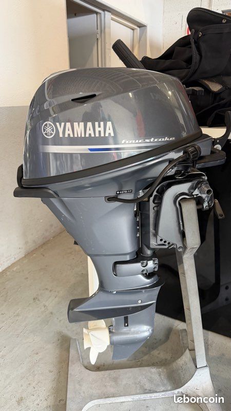 Moteur yamaha four stroke 15cv arbre court (image 1)
