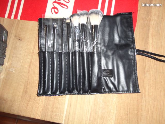 Lot de pinceaux maquillage (image 2)
