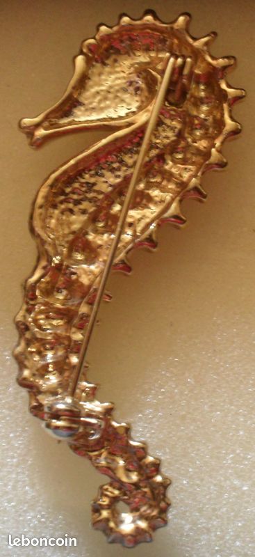 Broche Hippocampe doré (image 2)