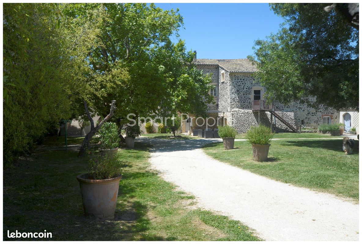 Maison 21 pièces 570 m² · à Chomérac · 570 m² · 1 190 000 €