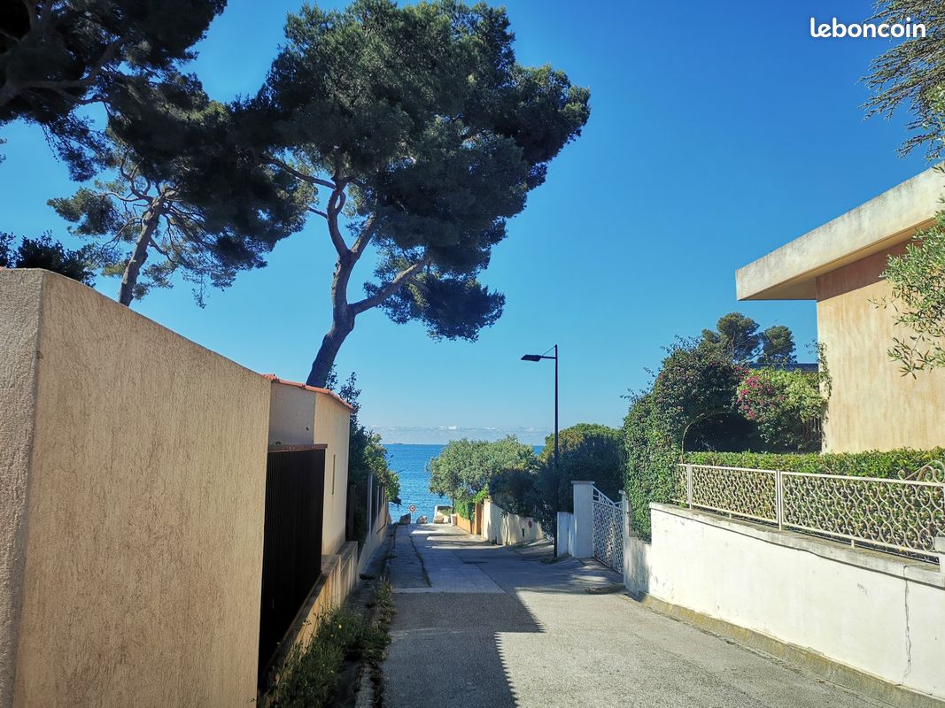 Appartement 1 pièce 28 m² · à Carqueiranne · 28 m² · 740 €/mois