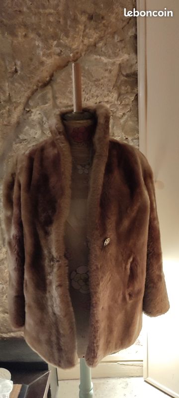 Manteau en mouton doré fourrure veste sheep fur jacket vntage 70s made