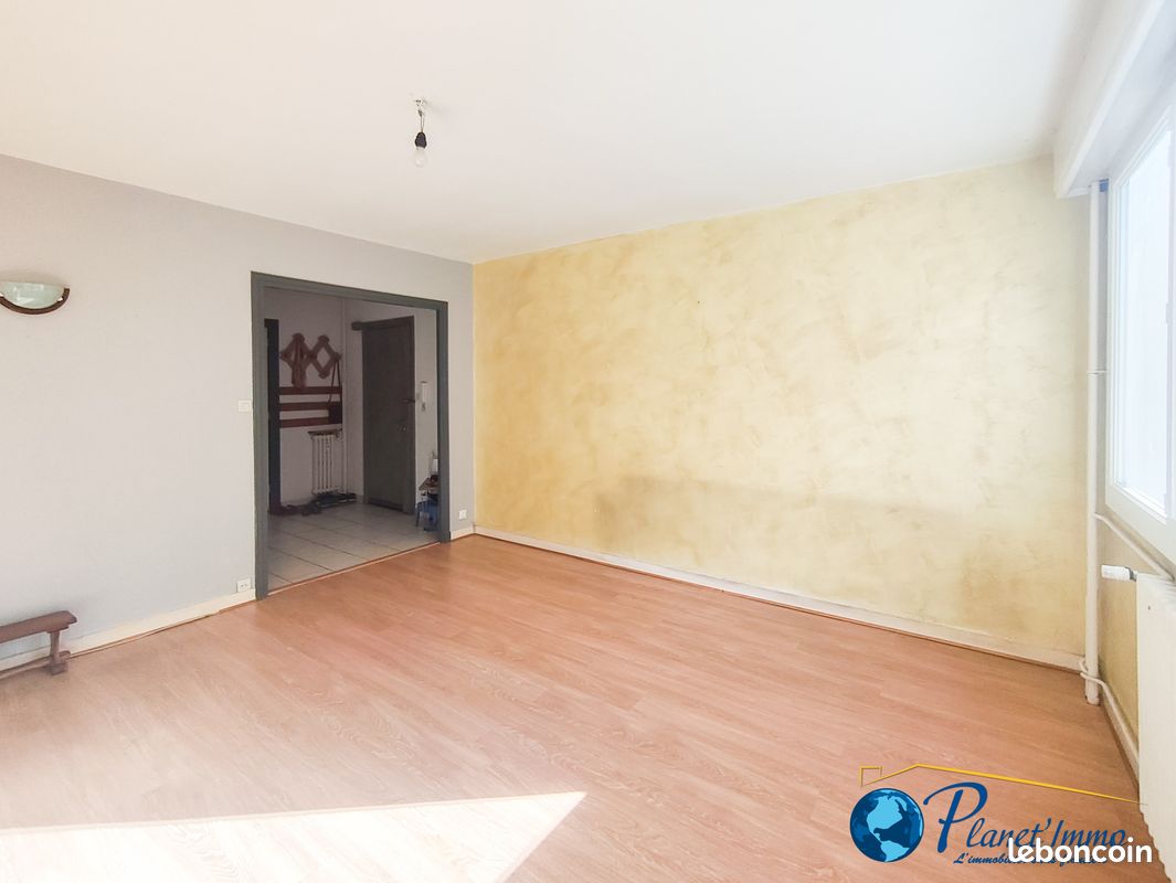 Appartement 3 pièces 75 m² · à Saint-Chamond · 75 m² · 105 000 €